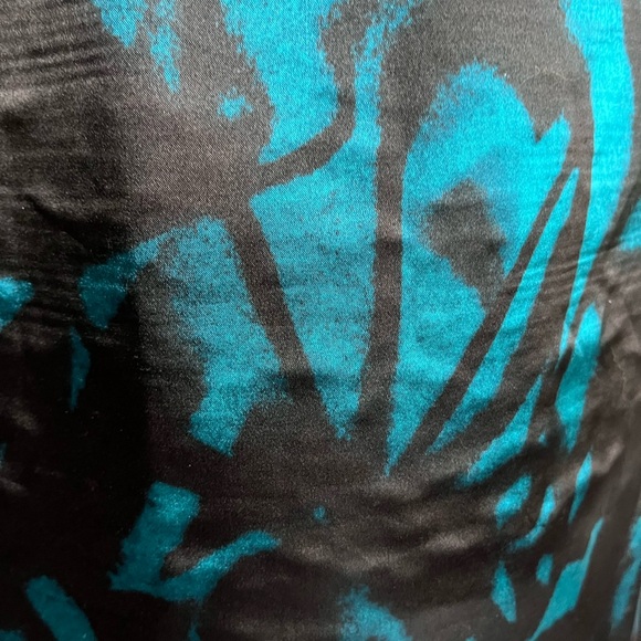 Abstract Tahari Dress - Picture 4 of 8